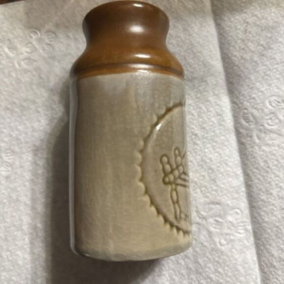 Beauce Canada Stoneware Spice Jar - Picture 4 of 6